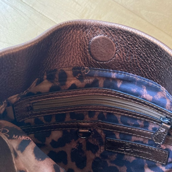 B Makowsky copper metallic crossbody bag - Picture 6 of 11